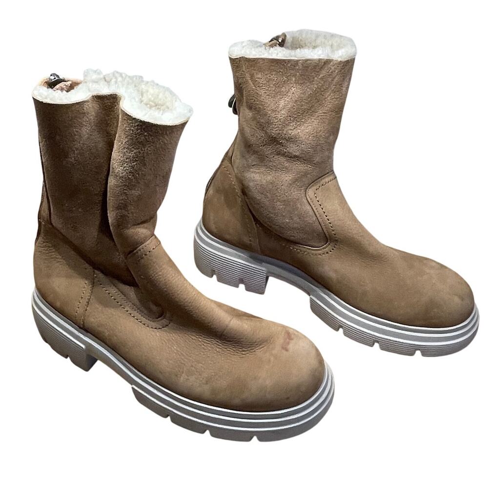 Paul Green Palmer Boot Lug Platform Shearling Tan Size 6.5 (US 9) New With Flaw